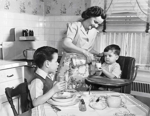 1950s mom and kids